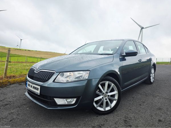 Skoda Octavia Hatchback, Diesel, 2016, Grey
