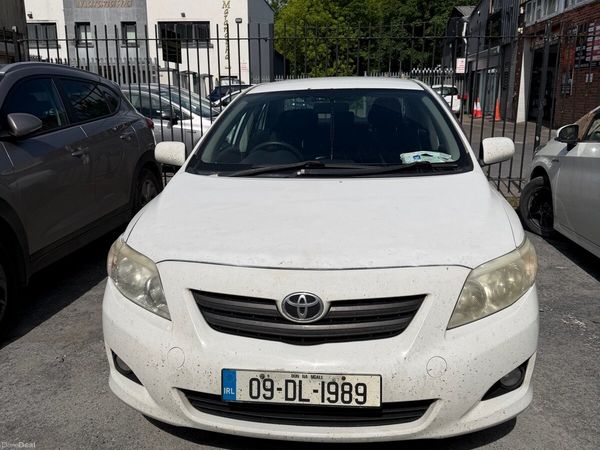 Toyota Corolla Saloon, Diesel, 2009, White