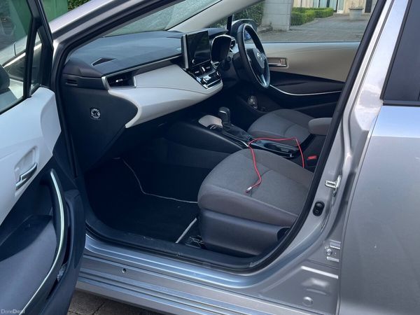 Toyota Corolla Saloon, Petrol Hybrid, 2022, Grey