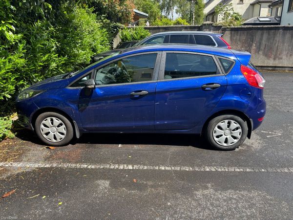 Ford Fiesta Hatchback, Petrol, 2015, Blue