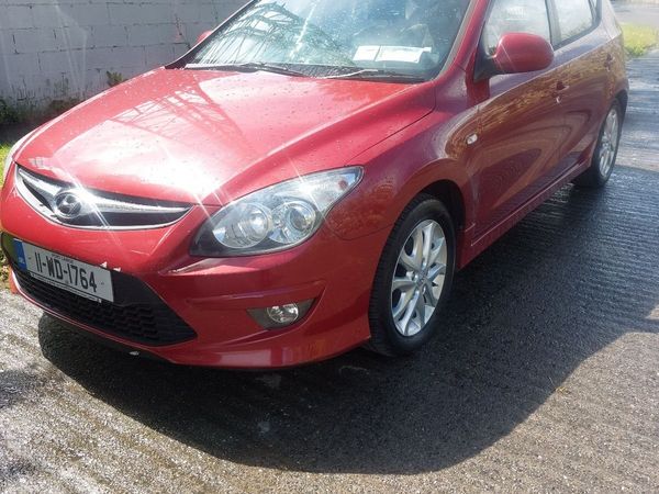 Hyundai i30 Hatchback, Diesel, 2011, Red