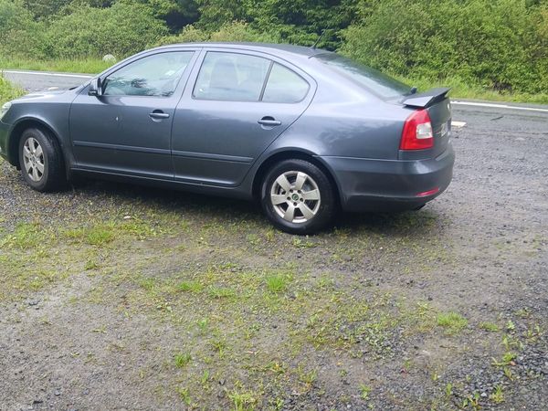 Skoda Octavia Hatchback, Diesel, 2010, Grey
