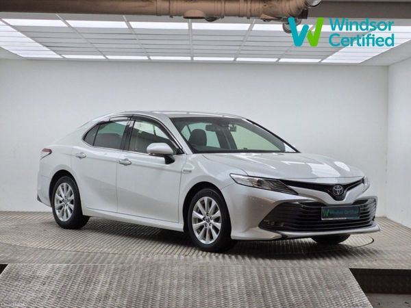 Toyota Camry Saloon, Petrol Hybrid, 2019, White