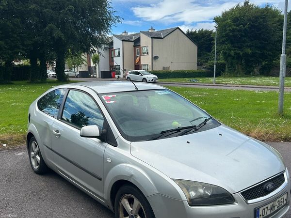Ford Focus Hatchback, Petrol, 2007, Silver