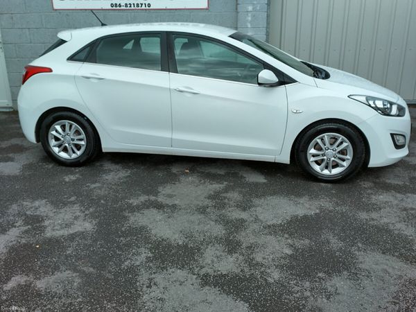 Hyundai i30 Hatchback, Petrol, 2017, White