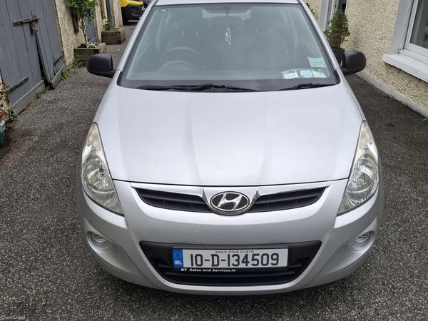 Hyundai i20 Hatchback, Petrol, 2010, Silver