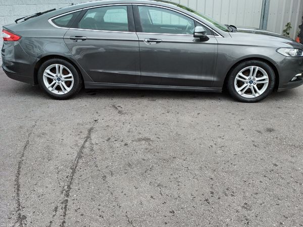 Ford Mondeo Hatchback, Diesel, 2018, Grey