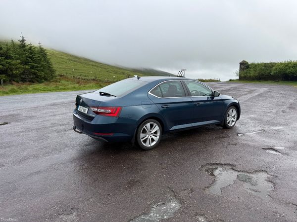 Skoda Superb Hatchback, Diesel, 2018, Blue