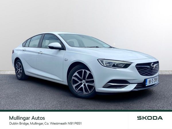 Opel Insignia Hatchback, Diesel, 2018, White