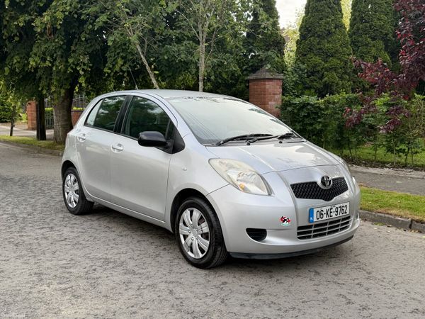 Toyota Yaris Hatchback, Petrol, 2006, Silver