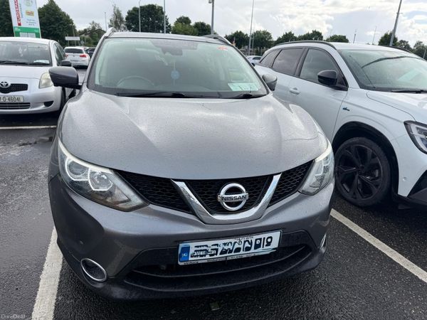 Nissan Qashqai Hatchback, Petrol, 2015, Grey