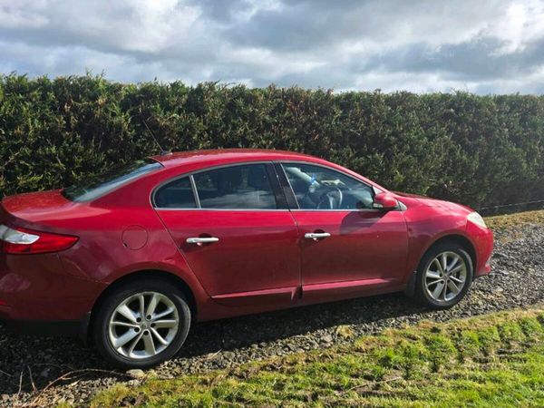 Renault Fluence Saloon, Diesel, 2013, Red
