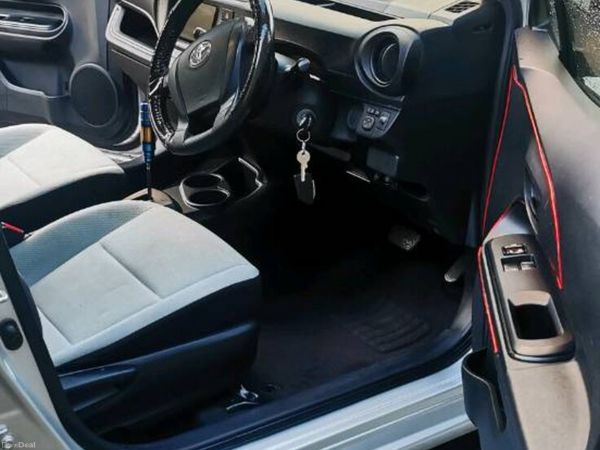 Toyota Aqua Hatchback, Petrol Hybrid, 2017, Silver