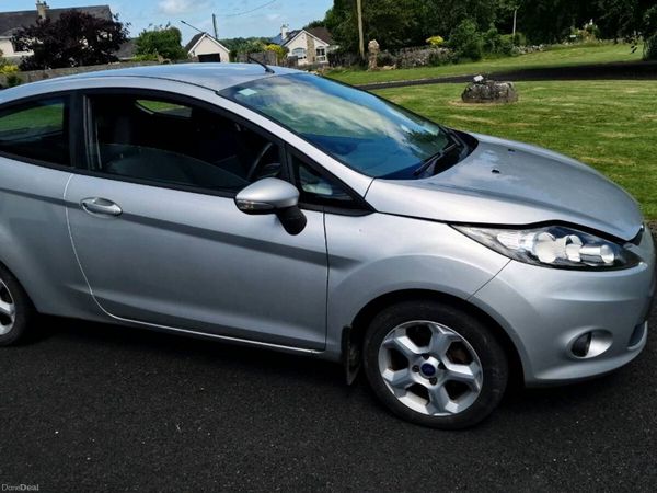 Ford Fiesta Hatchback, Petrol, 2011, Silver