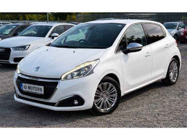 Peugeot 208 Hatchback, Petrol, 2017, White