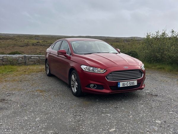 Ford Mondeo Hatchback, Diesel, 2016, Red