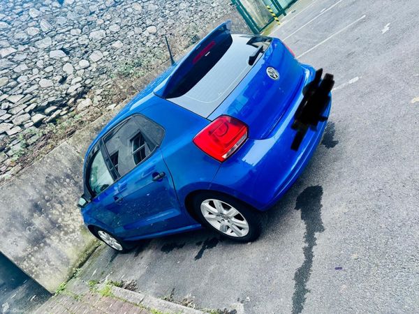 Volkswagen Polo Hatchback, Petrol, 2011, Blue