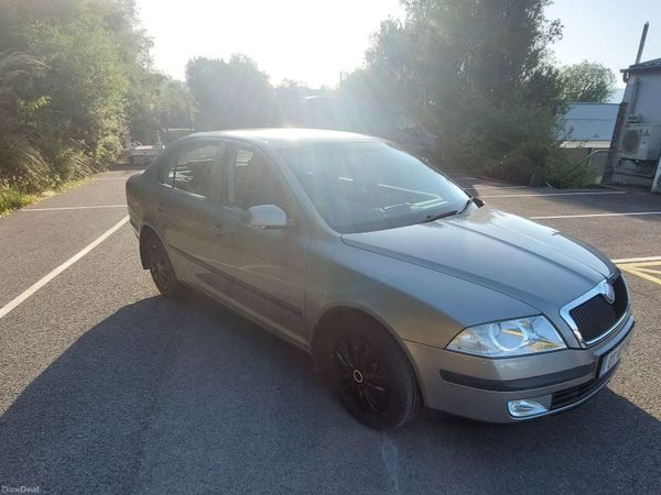 Skoda Octavia Hatchback, Petrol, 2007, Beige