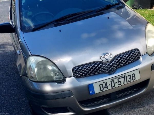 Toyota Yaris Hatchback, Petrol, 2004, Grey