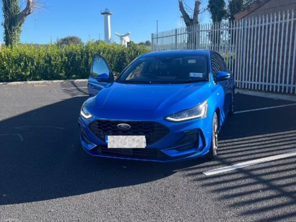 Ford Focus Hatchback, Petrol, 2023, Blue