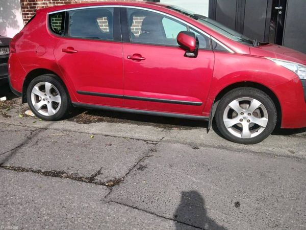 Peugeot 3008 MPV, Diesel, 2013, Red