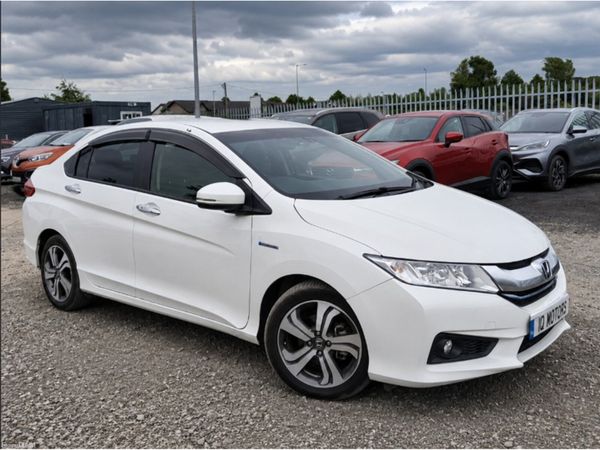 Honda Grace Hatchback, Petrol Hybrid, 2016, White