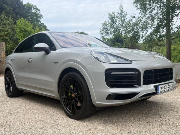Porsche Cayenne SUV, Petrol Plug-in Hybrid, 2023, Grey