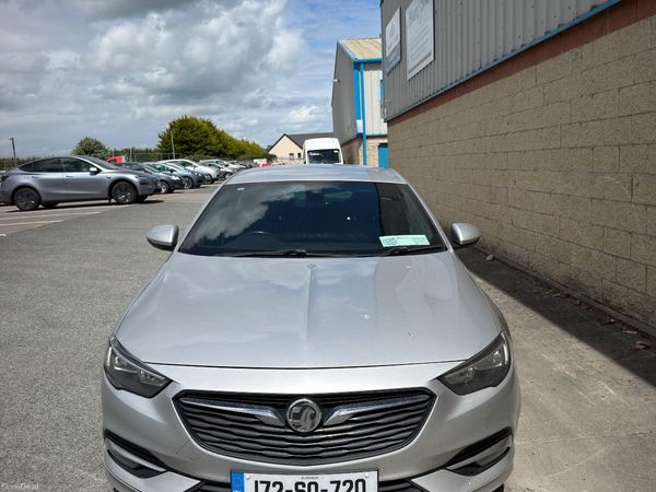 Vauxhall Insignia Hatchback, Diesel, 2017, Silver