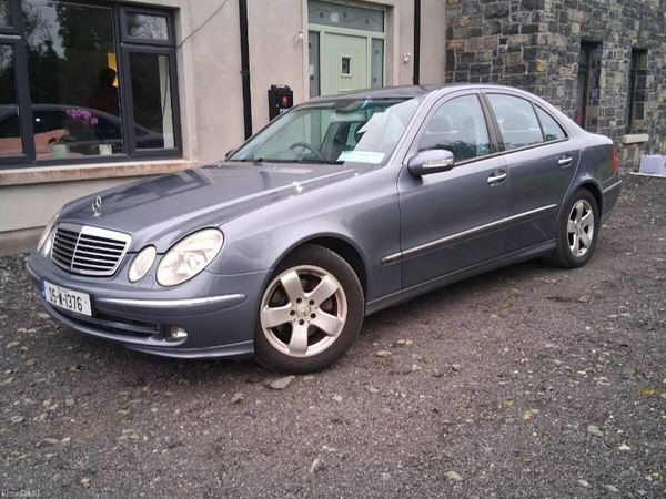 Mercedes-Benz 220 Saloon, Petrol, 2005, Blue