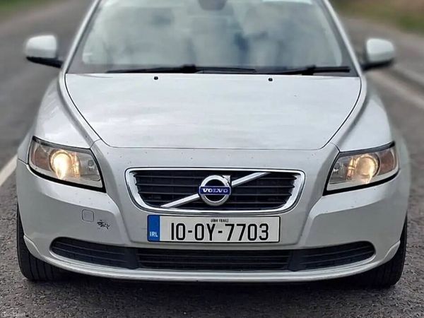 Volvo S40 Saloon, Diesel, 2010, White