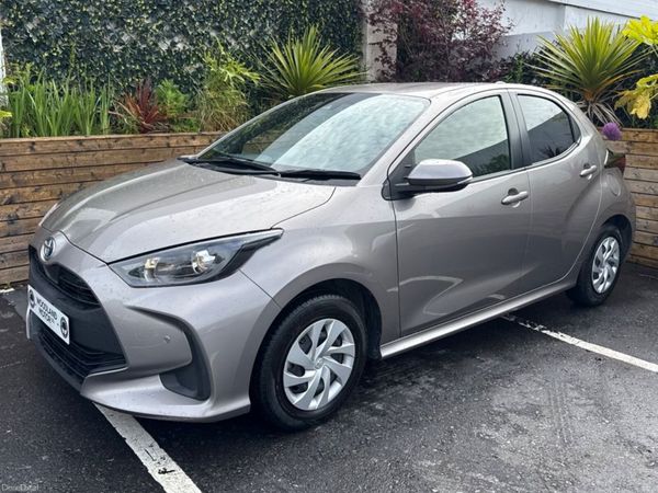 Toyota Yaris Hatchback, Petrol Hybrid, 2021, Grey