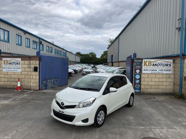 Toyota Vitz Hatchback, Petrol, 2013, White