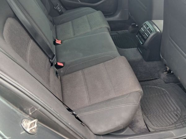 Volkswagen Passat Saloon, Diesel, 2015, Grey