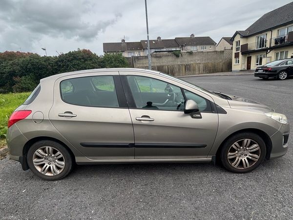 Peugeot 308 MPV, Diesel, 2011, Gold
