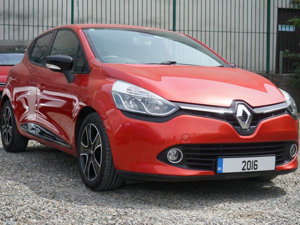 Renault Clio Hatchback, Petrol, 2016, Red