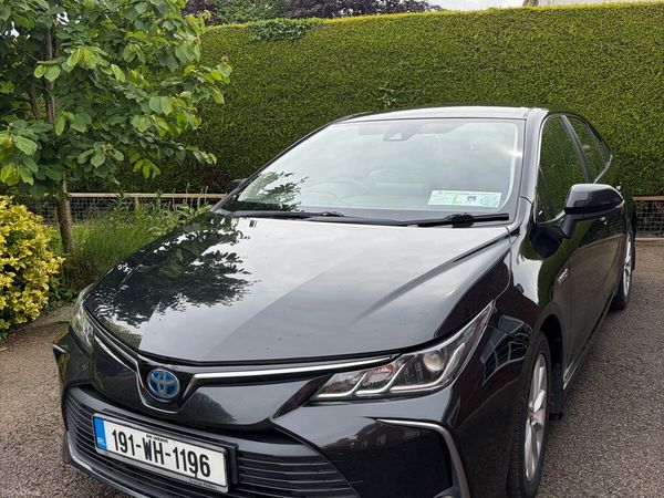 Toyota Corolla Saloon, Petrol Hybrid, 2019, Black