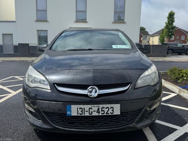 Vauxhall Astra Hatchback, Diesel, 2013, Black