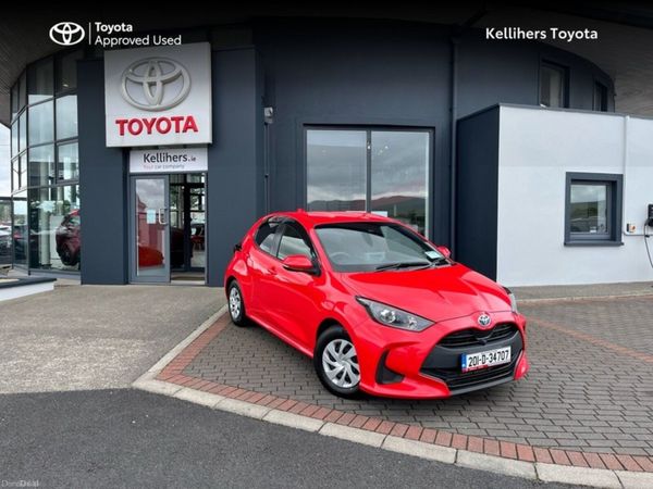 Toyota Yaris Hatchback, Petrol Hybrid, 2020, Red