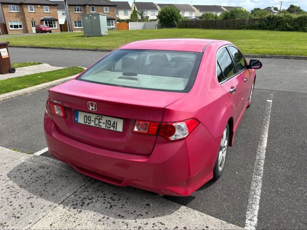 Honda Accord Saloon, Diesel, 2009, Red