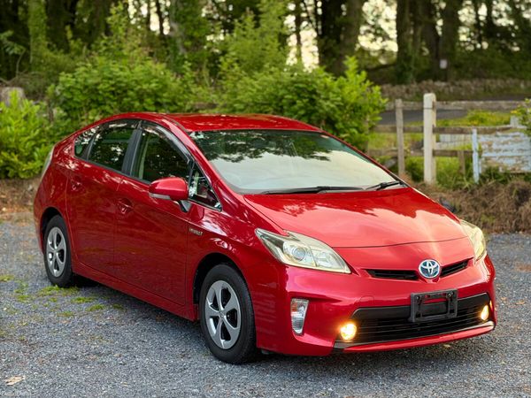 Toyota Prius Saloon, Petrol Hybrid, 2014, Red