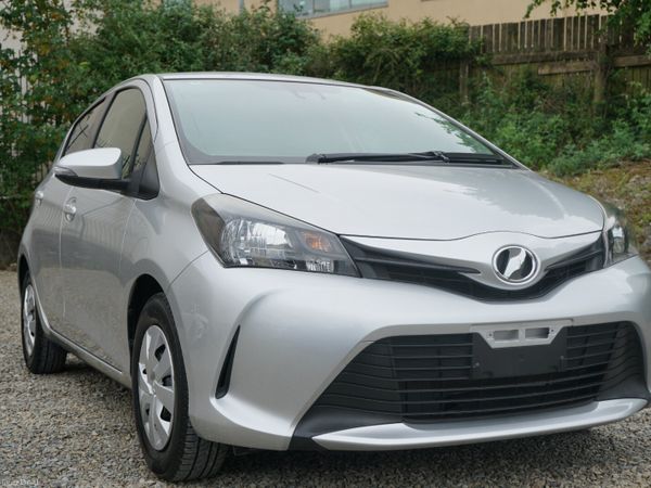 Toyota Yaris Hatchback, Petrol, 2016, Silver