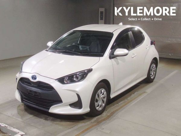 Toyota Yaris MPV, Petrol Hybrid, 2020, White