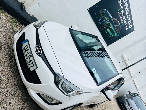 Hyundai i20 Hatchback, Petrol, 2013, White