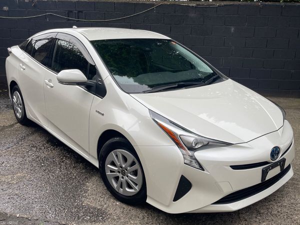 Toyota Prius Saloon, Petrol Hybrid, 2018, White