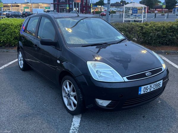 Ford Fiesta Hatchback, Petrol, 2005, Black