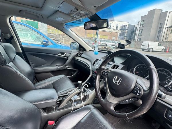 Honda Accord Saloon, Diesel, 2011, Silver