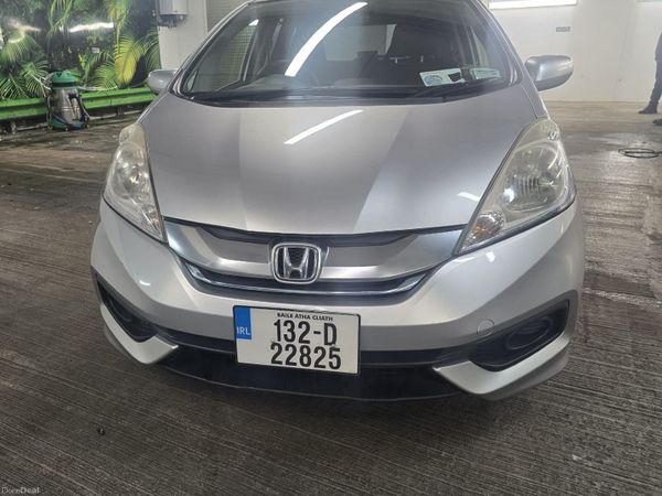 Honda Shuttle Estate, Petrol Hybrid, 2013, Silver