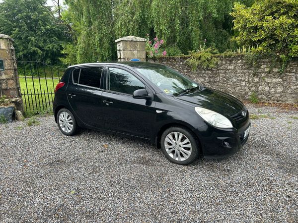Hyundai i20 Hatchback, Petrol, 2009, Black