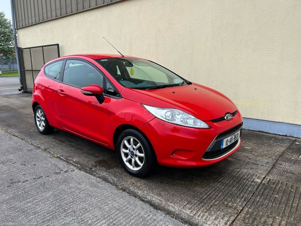 Ford Fiesta Hatchback, Petrol, 2010, Red