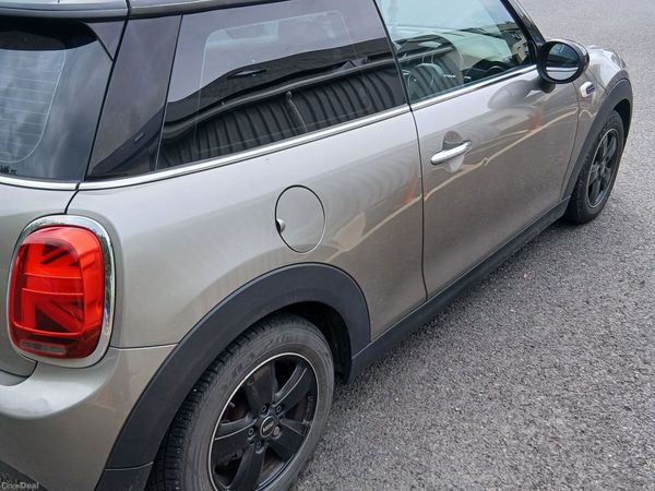 Mini Cooper Hatchback, Petrol, 2018, Silver